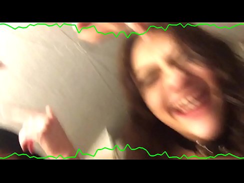 ❤️ Suruali mbili za kihemko za brunette mbili hukaa wanaharamu wa ajabu Video ya ngono ️❤